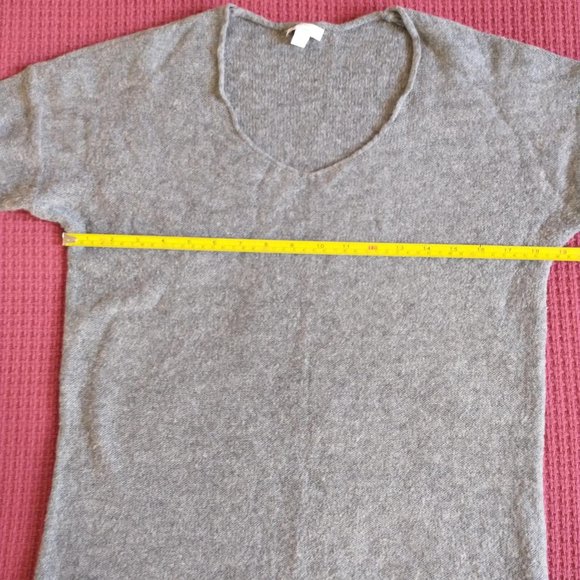 Gap Gray V-Neck Women's Long-Sleeve Sweater - Picture 3 of 13